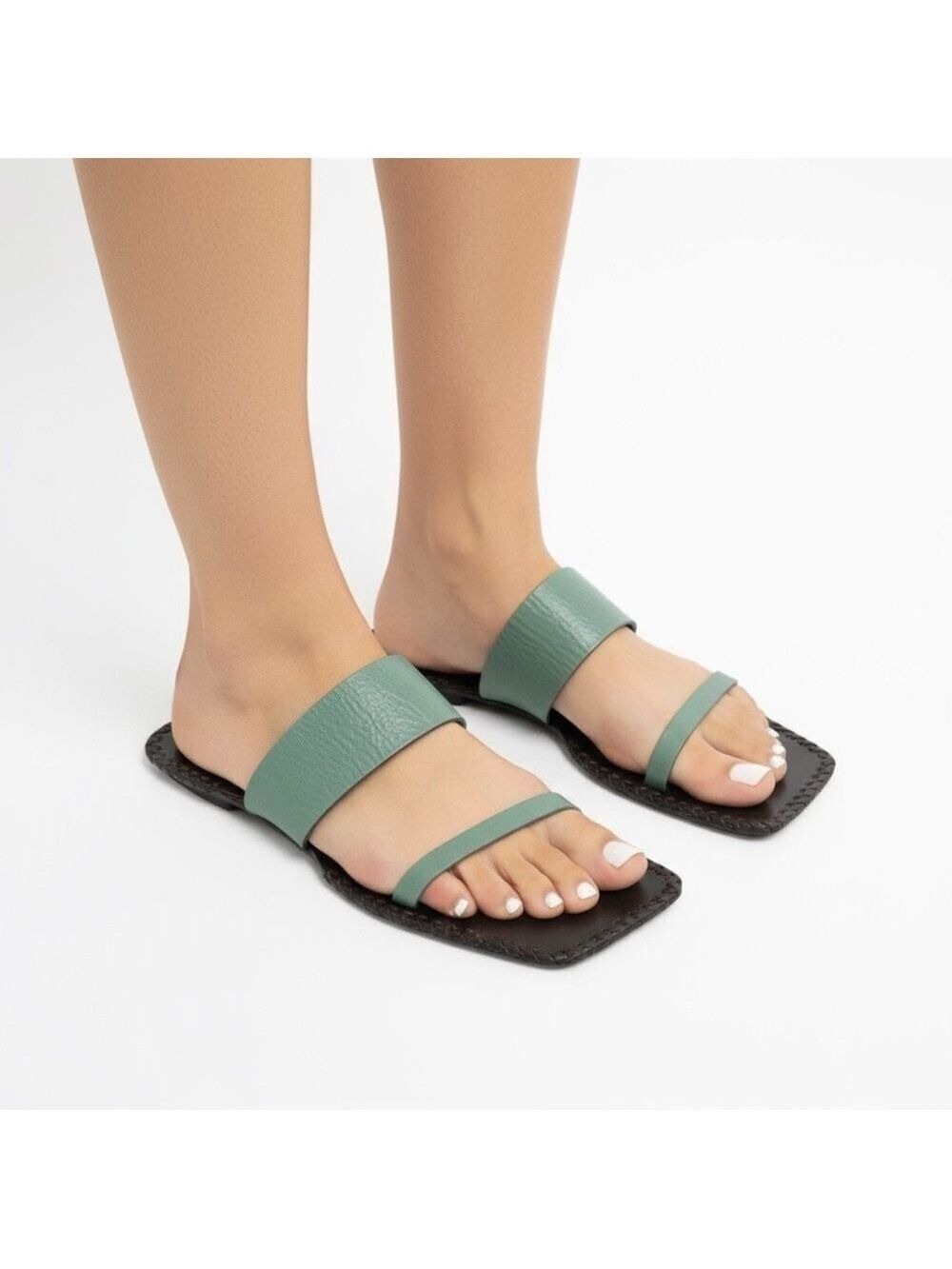 Vintage BCBG Max Azria Seafoam Green Leather Whipstitch Sandals Women’s 6 EU 36